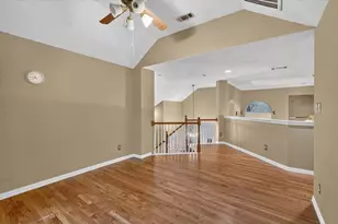 9803 Hickory Hollow Ln, Irving, TX 75063 - Photo 20