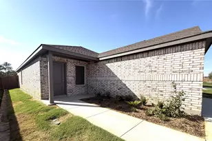 2556 Guineas Ln, Aubrey, TX 76227 - Photo 2