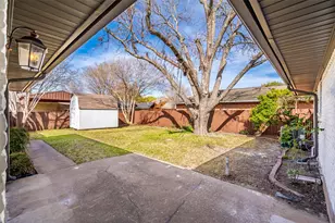 921 Bromwich St, Garland, TX 75040 - Photo 4