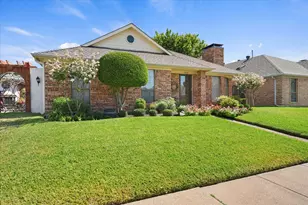 2833 Stoneridge Dr, Garland, TX 75044 - Photo 4