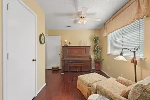 2833 Stoneridge Dr, Garland, TX 75044 - Photo 10