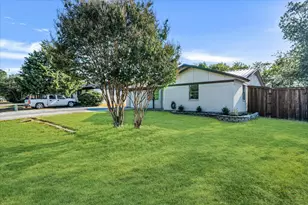 140 Redbud St, Rhome, TX 76078 - Photo 2