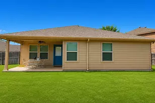 127 Creekview Dr, Azle, TX 76020 - Photo 30