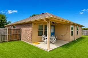 127 Creekview Dr, Azle, TX 76020 - Photo 32