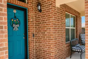 127 Creekview Dr, Azle, TX 76020 - Photo 4