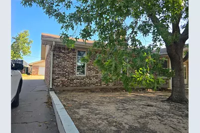 1514 Linda Street, Bowie, TX 76230 - Photo 4