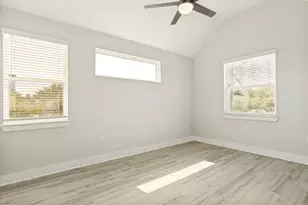 1042 Rosemont St, Austin, TX 78723 - Photo 16