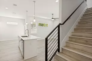 1042 Rosemont St, Austin, TX 78723 - Photo 12