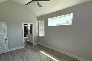 1042 Rosemont St, Austin, TX 78723 - Photo 10
