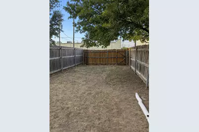 4011 Preferred Place, Dallas, TX 75237 - Photo 10
