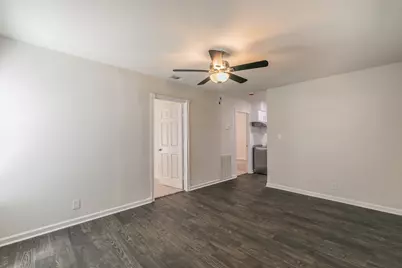 5729 Wellesley Avenue, Fort Worth, TX 76107 - Photo 4