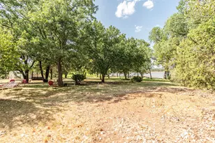 264 Oak St, Nocona, TX 76255 - Photo 10