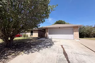 220 Grand Meadow Dr, Fort Worth, TX 76108 - Photo 1