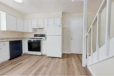 300 College Street #E, Arlington, TX 76010 - Photo 8