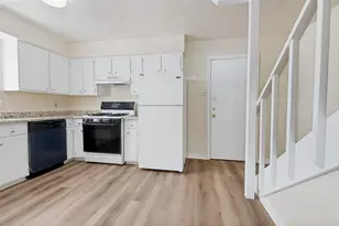 300 College St, Arlington, TX 76010 - Photo 8