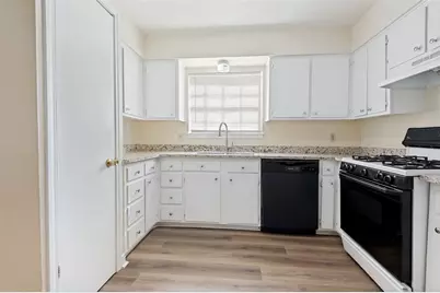 300 College Street #E, Arlington, TX 76010 - Photo 6