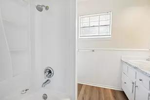 300 College St, Arlington, TX 76010 - Photo 16