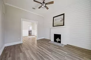 917 W Sears St, Denison, TX 75020 - Photo 2