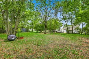220 S 2nd St, Wills Point, TX 75169 - Photo 2
