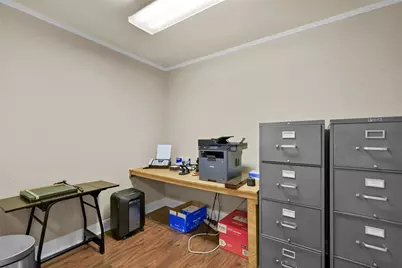 301 E Broadway Street, Gainesville, TX 76240 - Photo 8
