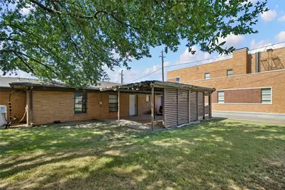 301 E Broadway Street, Gainesville, TX 76240 - Photo 22