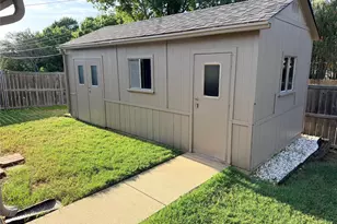3925 Misty Ln, Paris, TX 75462 - Photo 16