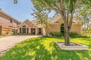 5544 Greenview Ct, North Richland Hills, TX 76148 - Photo 1