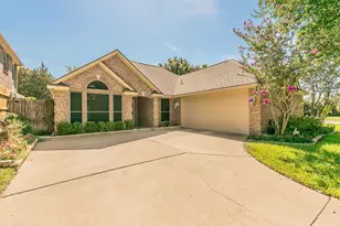 5544 Greenview Ct, North Richland Hills, TX 76148 - Photo 2