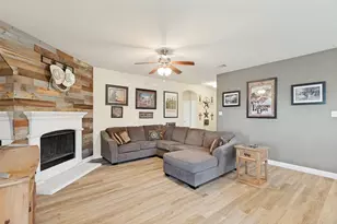 1412 St Johns Dr, Van Alstyne, TX 75495 - Photo 6