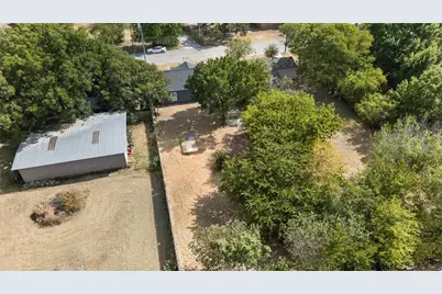805 Adkins Street, Bowie, TX 76230 - Photo 8