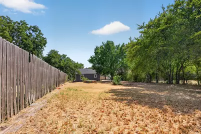 805 Adkins Street, Bowie, TX 76230 - Photo 20