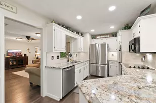 417 Stroud Ln, Garland, TX 75043 - Photo 8