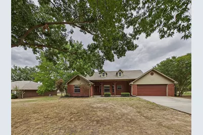 616 W Walcott Street, Pilot Point, TX 76258 - Photo 1