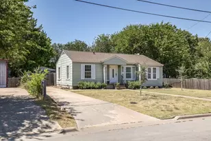821 Williams St, Waxahachie, TX 75165 - Photo 2