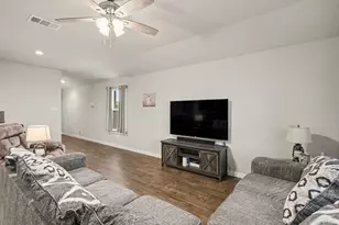 1512 Central Park Dr, Alvarado, TX 76009 - Photo 8