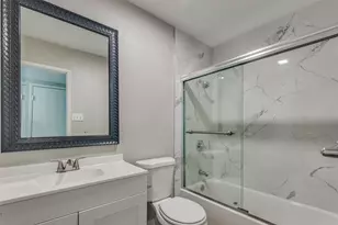 1930 Rambling Ridge Ln, Carrollton, TX 75007 - Photo 12