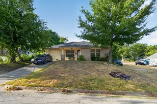 5532 Fernander Dr, Fort Worth, TX 76107 - Photo 2