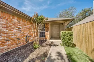 6705 Driffield Cir W, North Richland Hills, TX 76182 - Photo 2