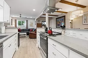 875 Lovers Ln, Grapevine, TX 76051 - Photo 1