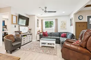 875 Lovers Ln, Grapevine, TX 76051 - Photo 6