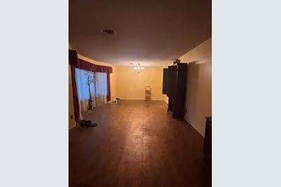 922 British Boulevard, Grand Prairie, TX 75050 - Photo 2