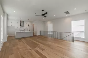 682 W Main St, Arlington, TX 76013 - Photo 10