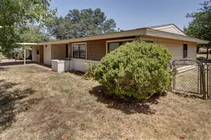 1205 Indiana St, Graham, TX 76450 - Photo 2