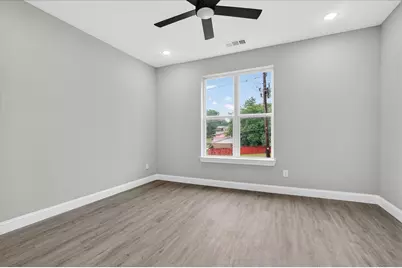806 Premier, Grand Prairie, TX 75051 - Photo 14