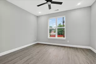 806 Premier, Grand Prairie, TX 75051 - Photo 14