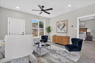 806 Premier, Grand Prairie, TX 75051 - Photo 6