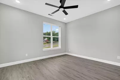 806 Premier, Grand Prairie, TX 75051 - Photo 24