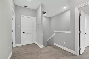 806 Premier, Grand Prairie, TX 75051 - Photo 18