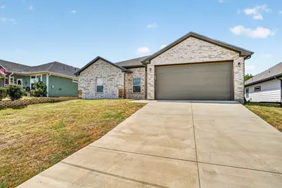 2706 San Gabriel Drive, Granbury, TX 76048 - Photo 2
