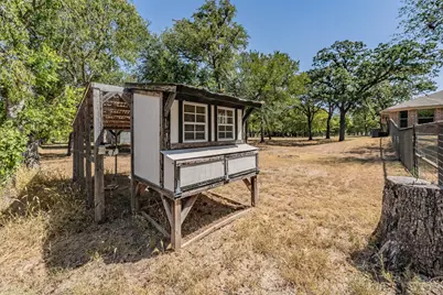 115 Pleasant Oaks Lane, Springtown, TX 76082 - Photo 12